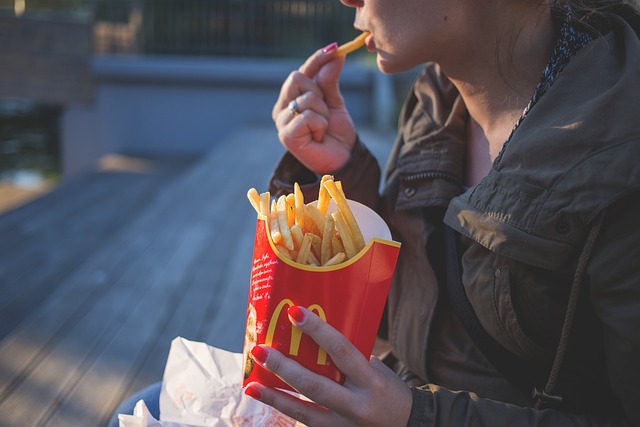 Fast foody w ciąży – czy McDonalds i KFC są bezpieczne?